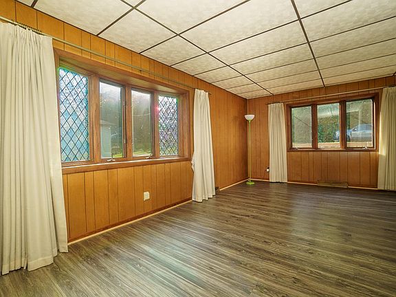 5th image of 10354 Wood Ln N