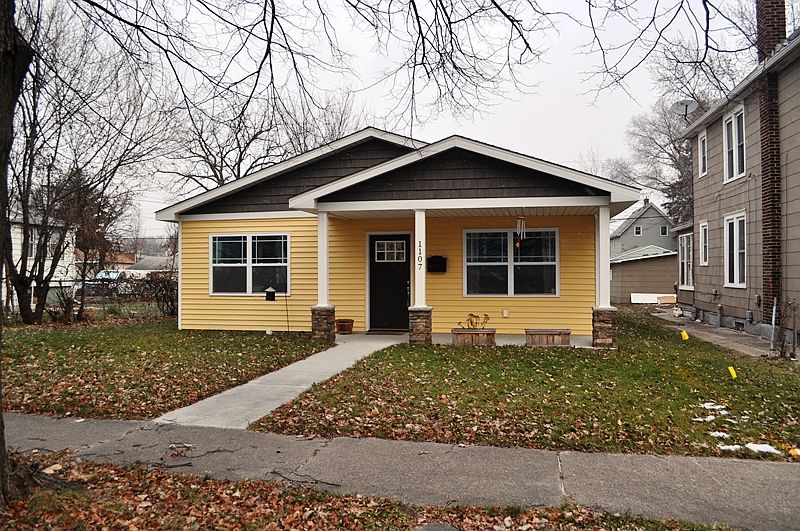 1st image of 1107 Ross Ave