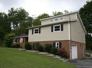 2622 Austin Village Blvd, Johnson City, TN 37601