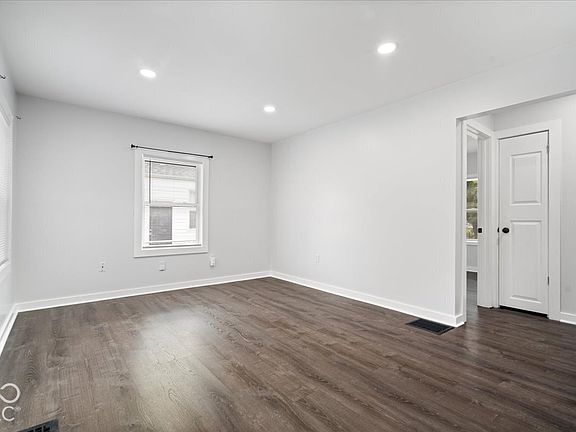4th image of 5301 E Sutton St