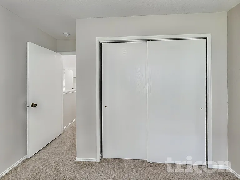 19 Bedford Bay — Photo 11