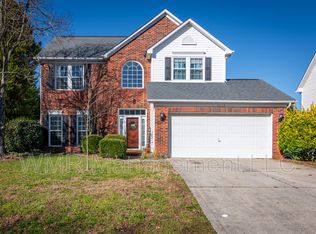 6207 Harburn Forest Dr, Charlotte, NC 28269