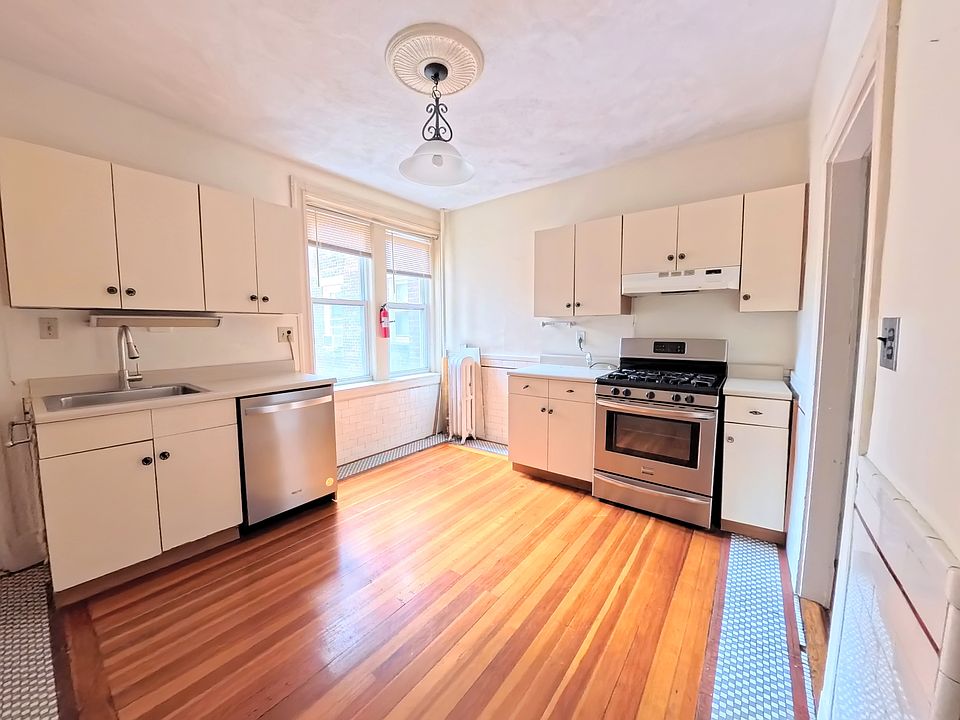 1st image of 317 Saint Paul St APT 1