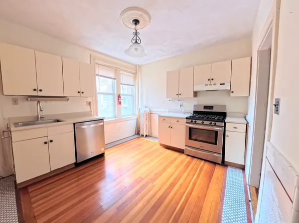 317 Saint Paul St, Brookline, MA
