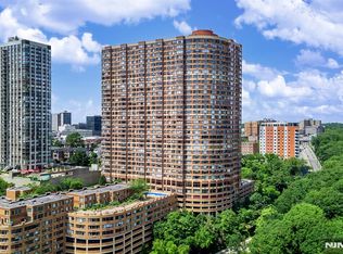 100 Old Palisade Rd APT 914, Fort Lee, NJ 07024