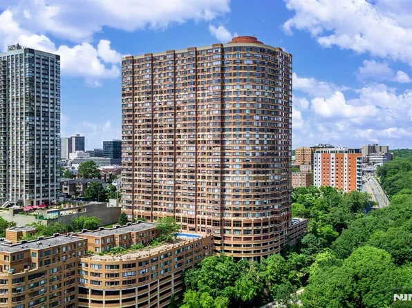 100 Old Palisade Rd APT 914, Fort Lee, NJ 07024