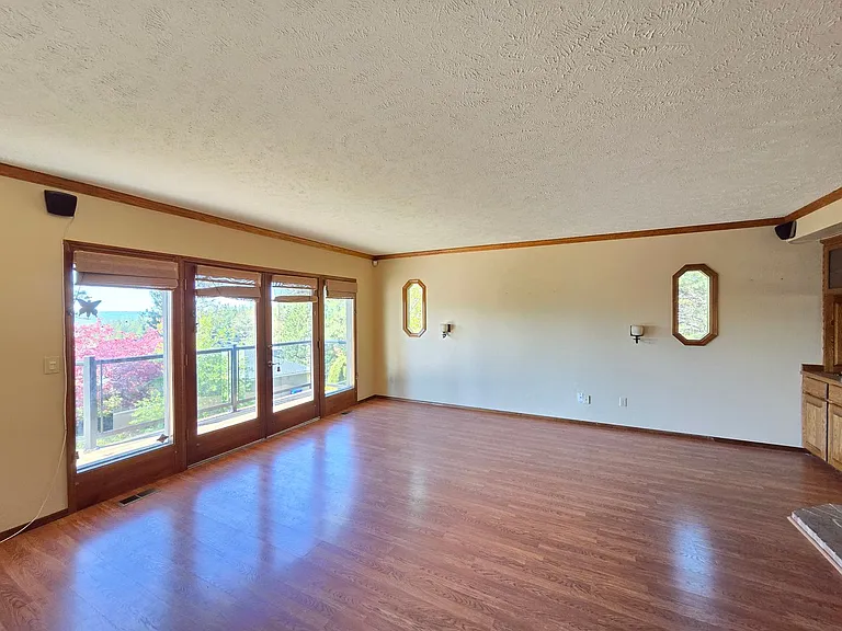 7706 E Woodview Dr — Photo 7