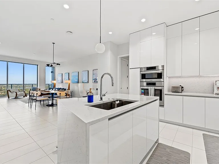 777 3rd Ave N #1701 — Photo 7