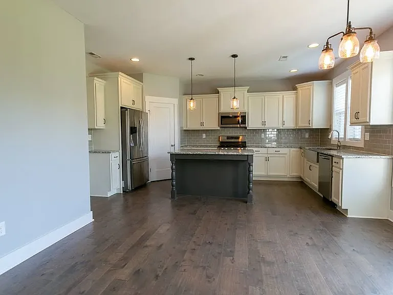 208 Tyner Loop Cir — Photo 3