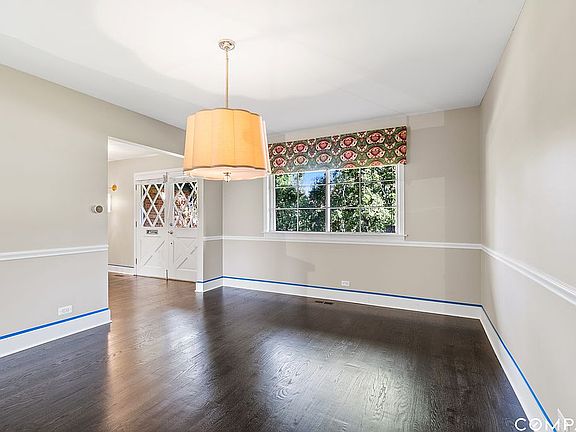 4th image of 384 Hastings Ave