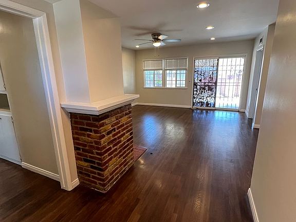 3rd image of 2718 W 108th St