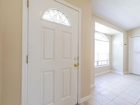 4th image of 1885 Plumtree Dr