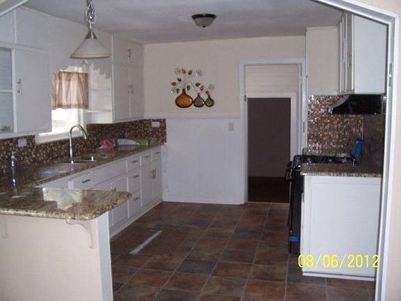 3rd image of 200 Lakeview Ave