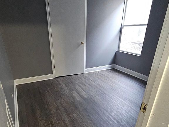4th image of 739 N Hamlin Ave Unit 2