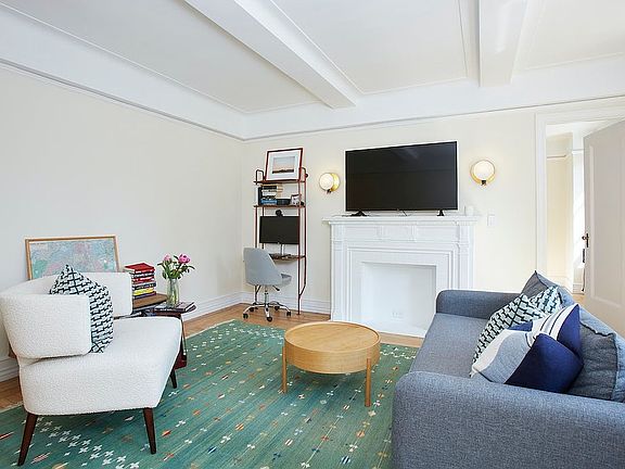 3rd image of 308 E 79th St APT 5L