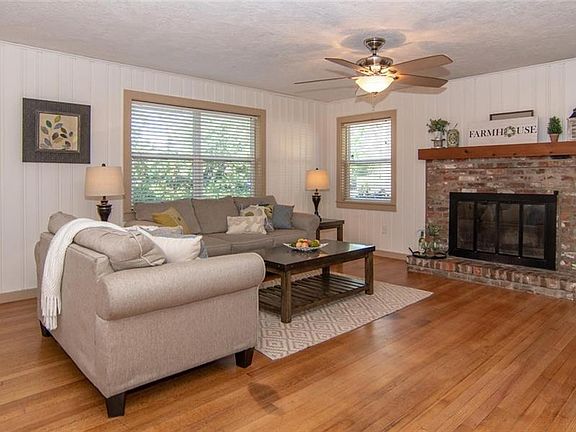 4th image of 1800 Bonita Way S