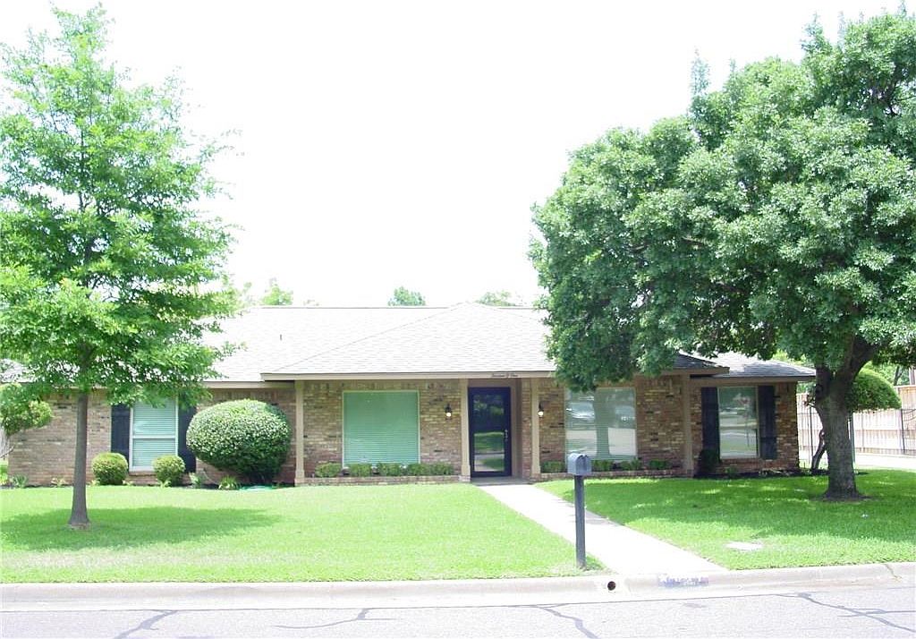 1301 S Westador Dr, Arlington, TX 76015 | Zillow