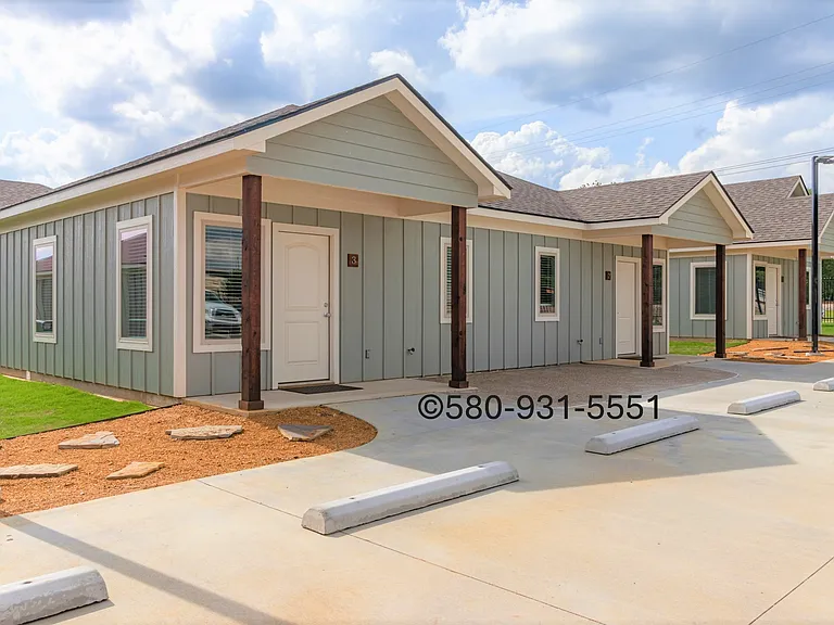 1725 W Arkansas St — Photo 8