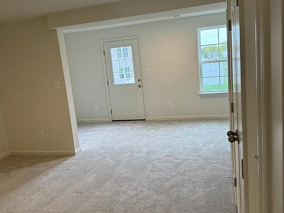 4th image of 120 Tuxford Rd