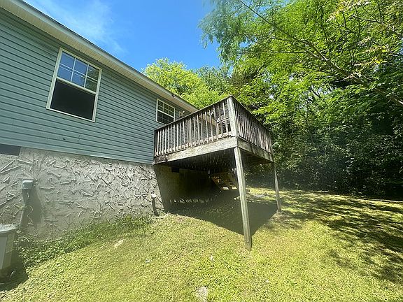 4th image of 1886 Greenwood Rd