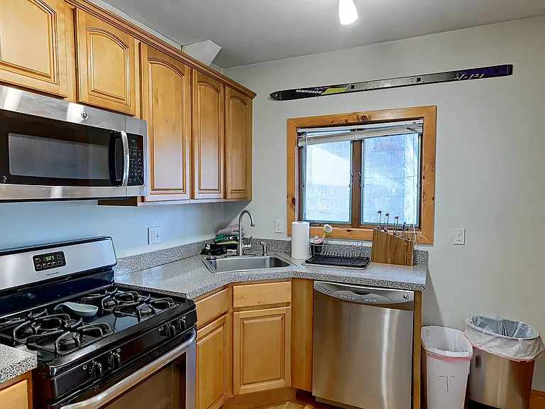 146 Sycamore St #1 — Photo 8