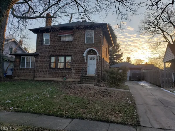 1077 E 174th St, Cleveland, OH 44119
