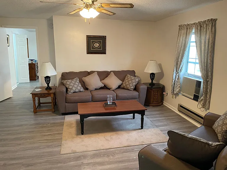 111 W Walnut St #1 — Photo 2