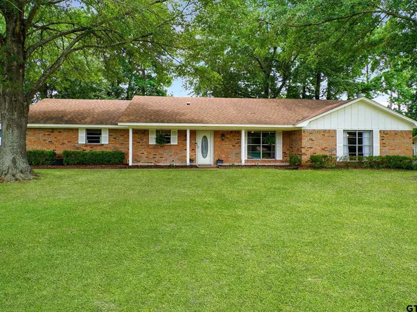 810 E Goode St, Quitman, TX 75783