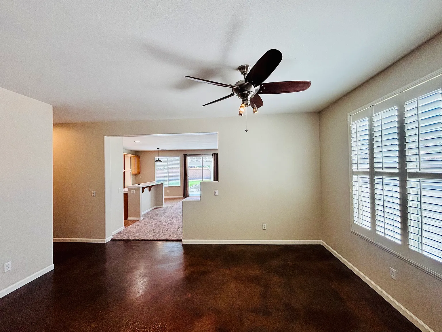 4 bed, 2009 sqft, $2,799 — Photo 4