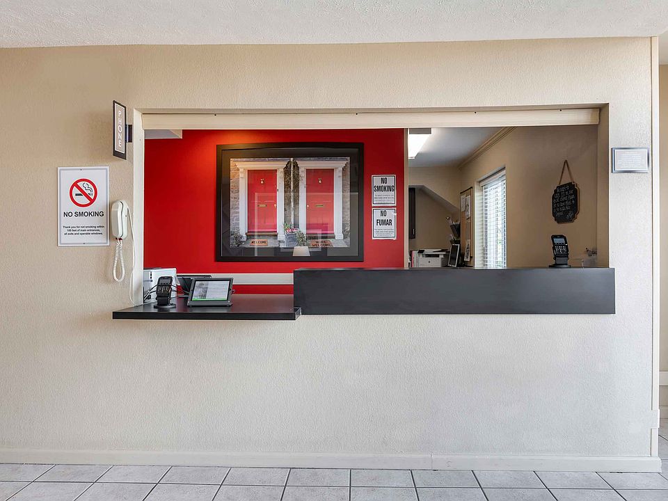 Lobby and Guest Check-in
