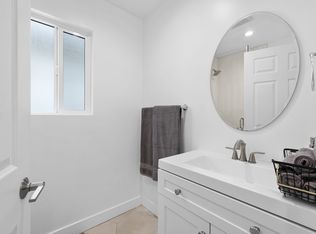 18017 Collins St, Encino, CA 91316