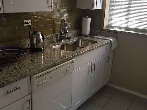 5th image of 2245 W Farwell Ave APT 1B