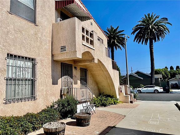 3rd image of 3121 E 5th St #5