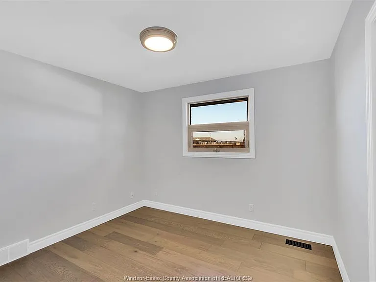 142 1st St — Photo 15