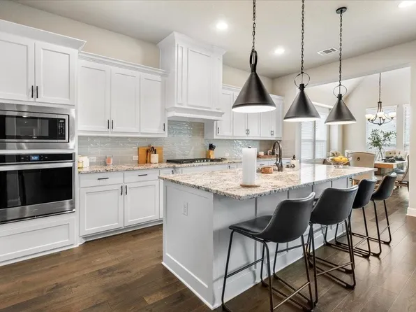 1218 Woodside Dr, Mansfield, TX 76063