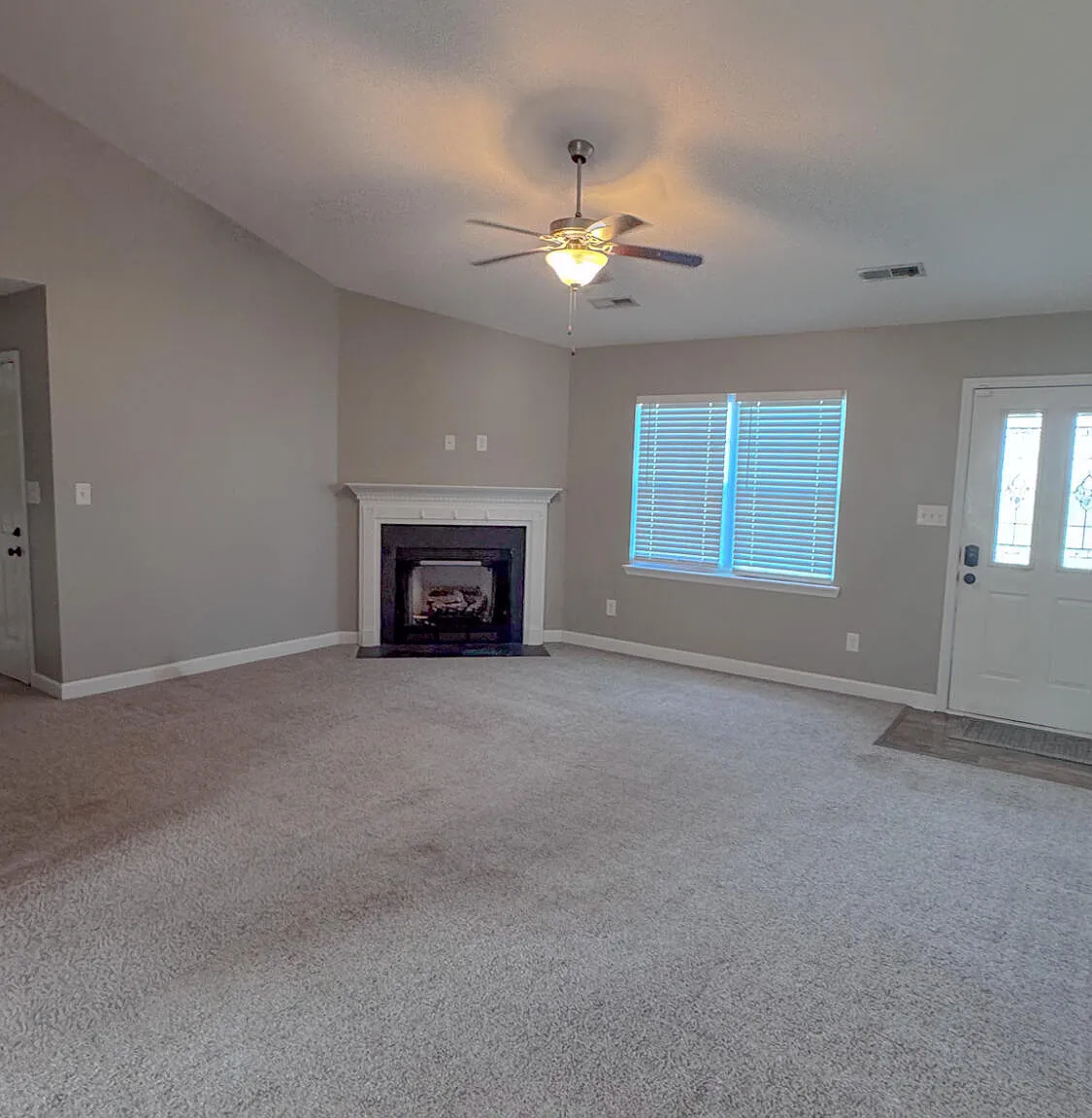 3 bed, 2.0 bath, 1314 sqft, $1,775 — Photo 3