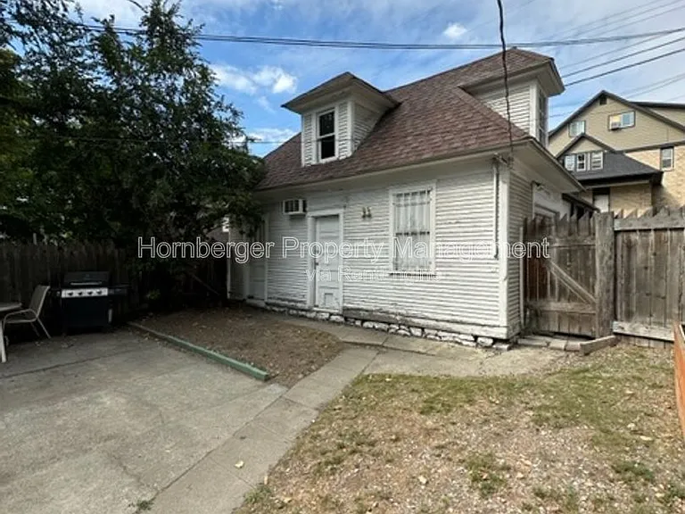 904 W Spofford Ave #B — Photo 9