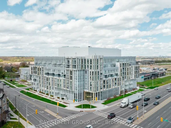 1005 Dundas St E, Oakville, ON
