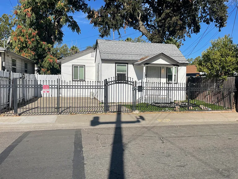 4006 34th St — Photo 1