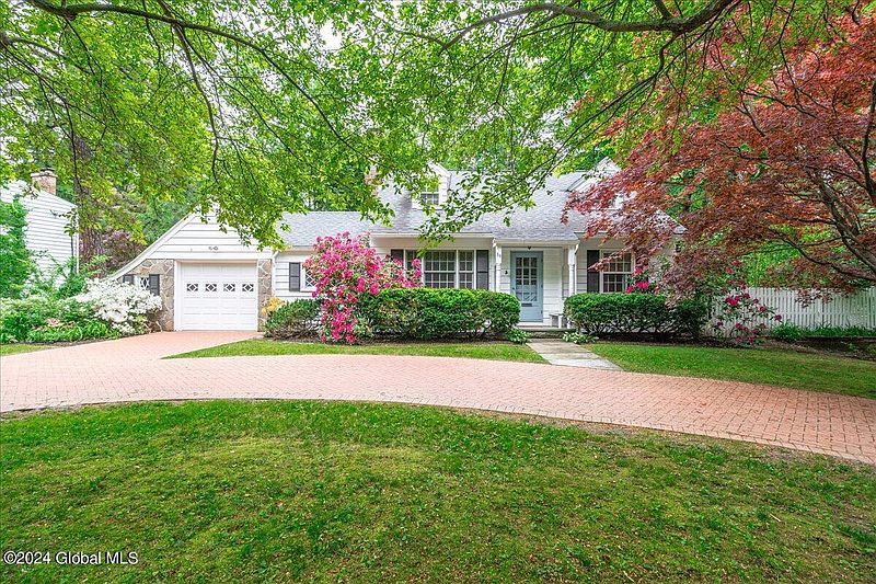 2nd image of 38 Loudon Parkway