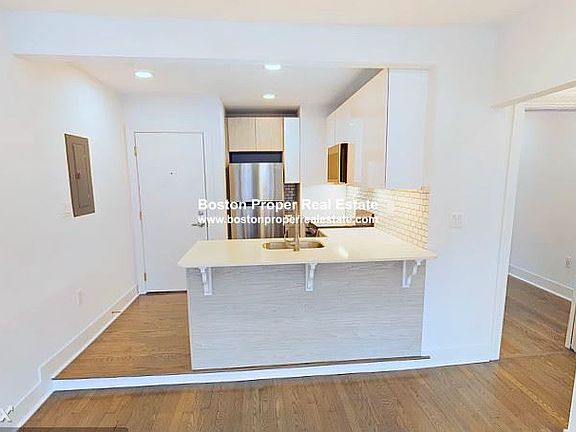 19 Peterborough St. #20 Boston - Fenway Unit Photo 5