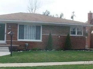 31629 Kelly Rd, Fraser, MI 48026