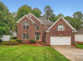 141 Broken Pine Ln, Mooresville, NC 28117