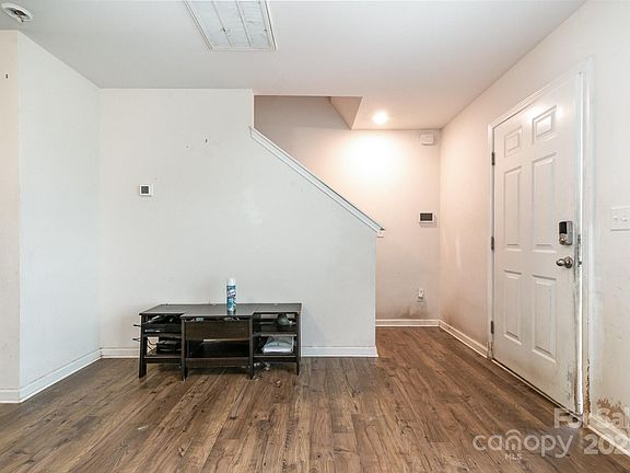 3rd image of 3033 Green Apple Dr