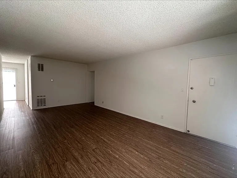 1953 Overland Ave #3 — Photo 4