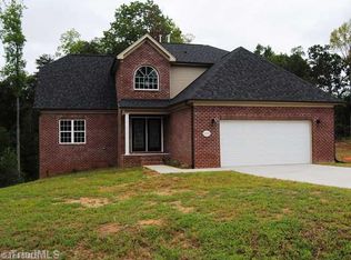 2876 Eland Dr, Winston Salem, NC 27127