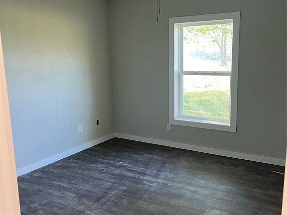 4th image of 2341 Lower Winfield Rd