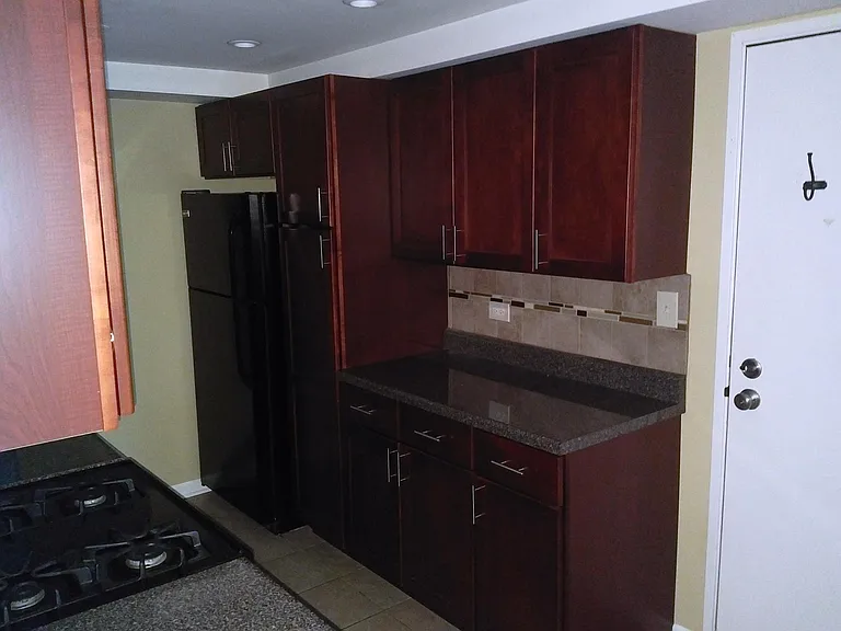 676 Quincy Bridge Ln — Photo 6