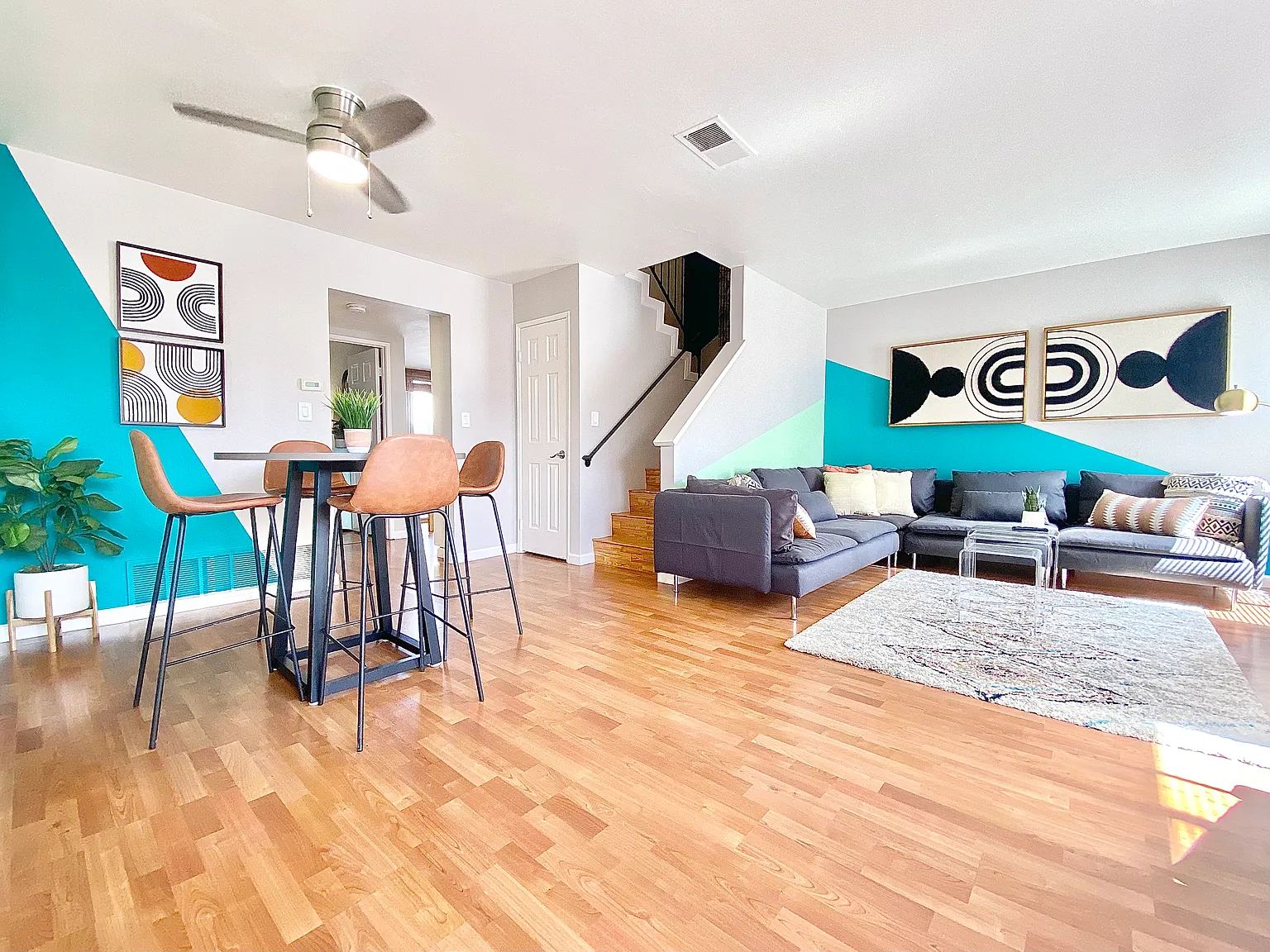 3 bed, 2.5 bath, 1255 sqft, $5,900 — Photo 2