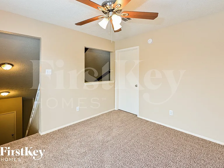 1518 Washington Dr — Photo 13